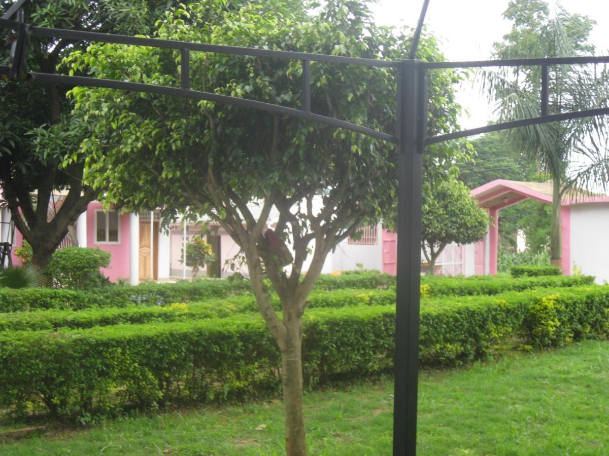 Rest&Restoration Hotel&Gardens Mbale Exterior foto