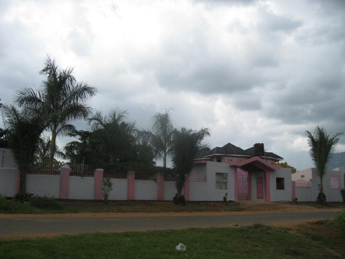 Rest&Restoration Hotel&Gardens Mbale Exterior foto